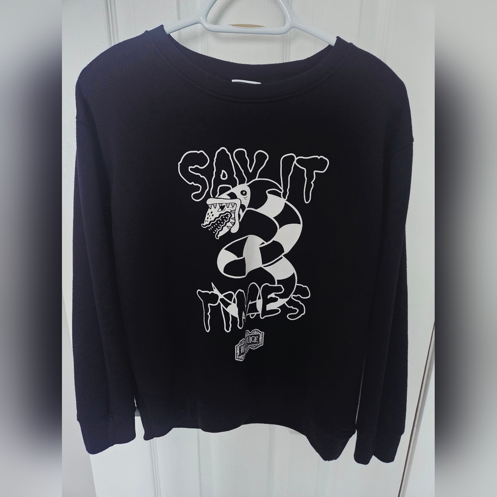 Beetlejuice Black and White Snake Say It 3 Times Women's Sweater Size Large
